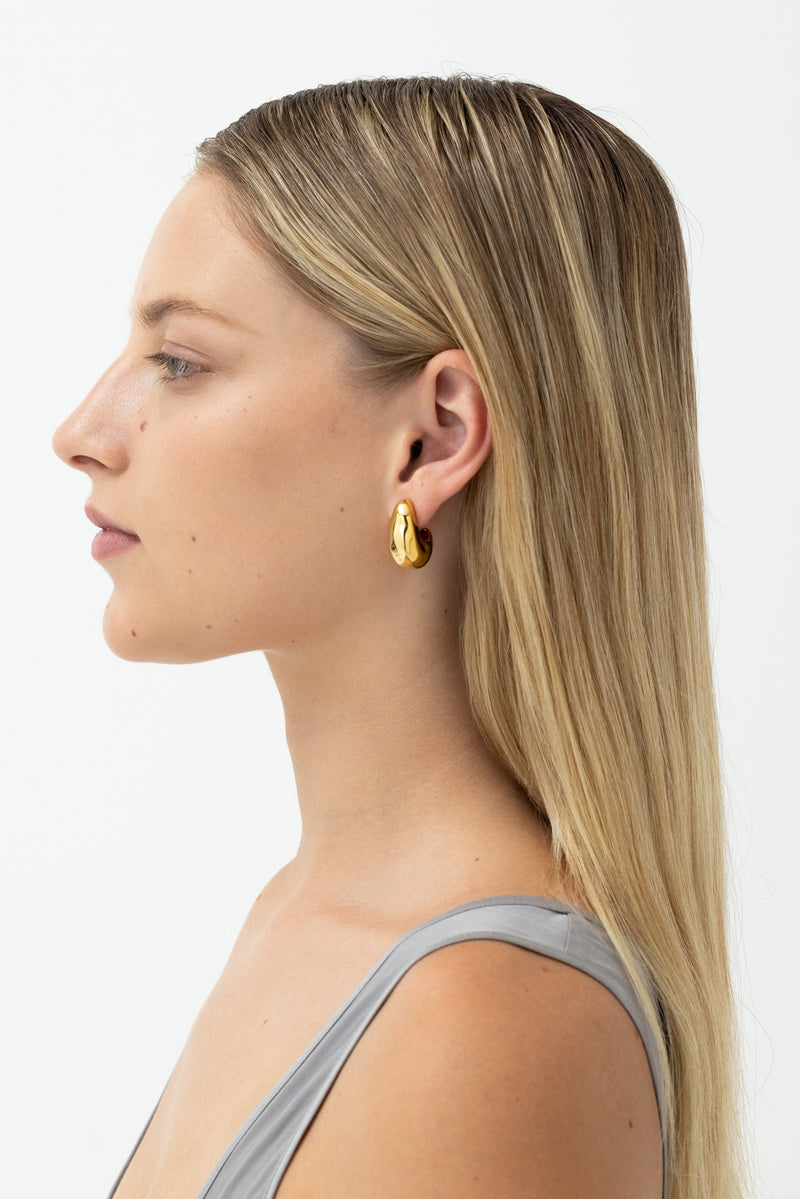 Nina Gordon Volume Hoop Small - Gold